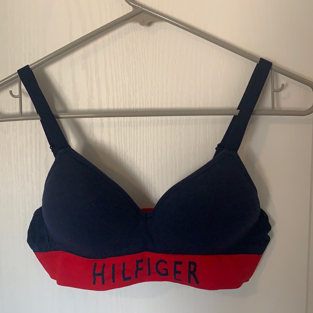 Tommy Hilfiger Sports bra, very comfy and snug